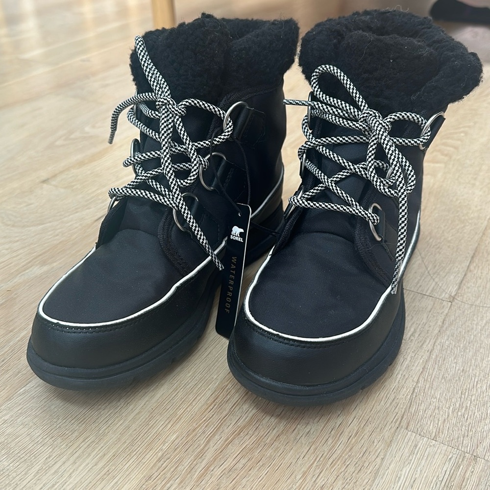 Sorel Explorer Carnival Boots (Brand New)
